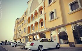 Flora Hotel Suites